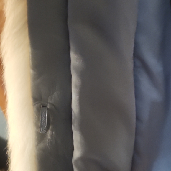 Elegant Cream Authentic Fox Fur Coat - Picture 4 of 15